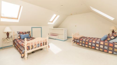 8 Frd Lndg Dr, Dover NH 03820-4552 exterior