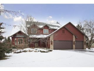 8863 Pinehurst Cir, Saint Paul, MN 55125-8821