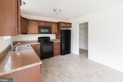 110 Breezewood Dr, Hanover PA  17331 exterior