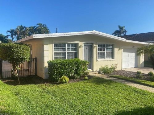 759 92nd Ave, Naples, FL 34108-2432