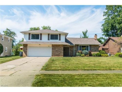 5561 Harleston Dr, Cleveland OH  44124-3812 exterior