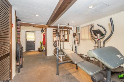 504 Brooklyn Mtn Rd, Hopatcong NJ 07843-1275 exterior