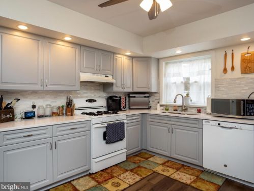 202 Daly St, Philadelphia PA 19148-3329 exterior