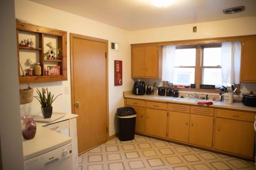 7321 Harwood Ave, Milwaukee WI 53213-2663 exterior