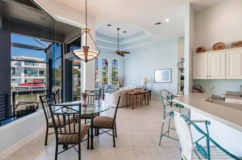 433 Pne Ave, Naples FL 34108-2354 exterior