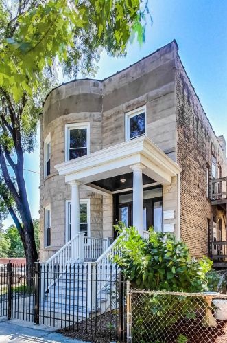 4400 Dover St, Chicago, IL 60640-7590