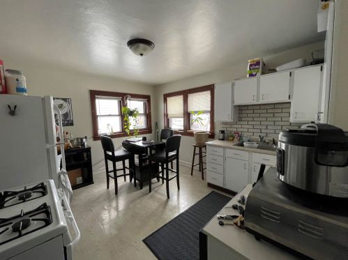 2411 Kinnickinnic Ave, Milwaukee WI 53207-1629 exterior