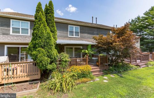 210 Moria Pl, Chester PA 19014-1264 exterior