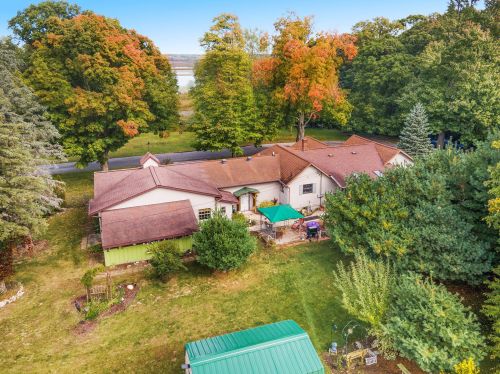 224 Elizabeth St, Sylvan Beach MI 49461-1311 exterior