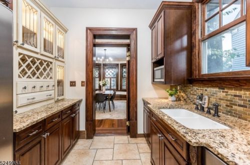 181 Smt Ave, Montclair NJ 07043-1817 exterior