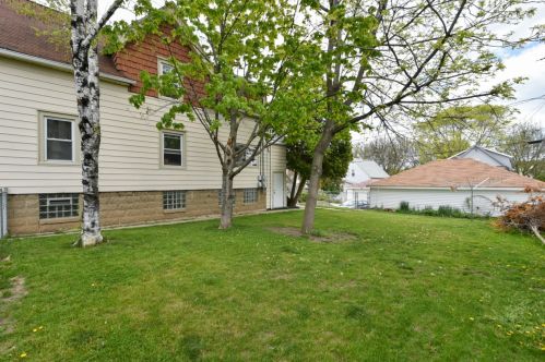 1754 65, Milwaukee WI 53214-3249 exterior