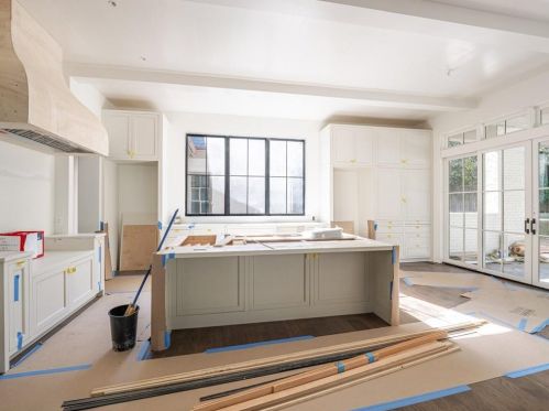 3364 Knollwood Dr, Atlanta GA 30305-1022 exterior