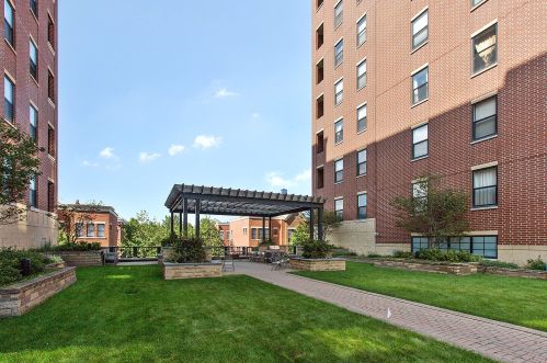 833 15th Pl, Chicago IL 60608-1502 exterior