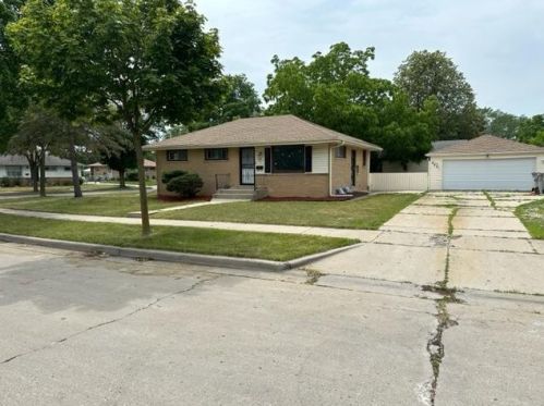 6201 Joyce Ave, Milwaukee, WI 53225-1923