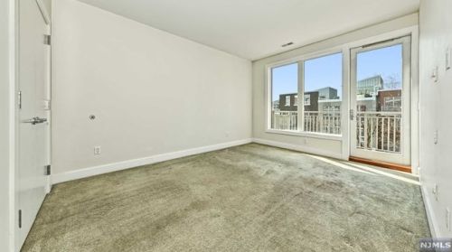 2 Vela Way, Edgewater NJ 07020-1564 exterior