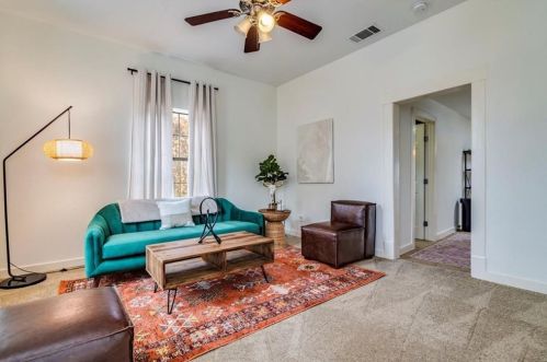 1307 Cesar Chavez St, Austin TX 78702-4403 exterior