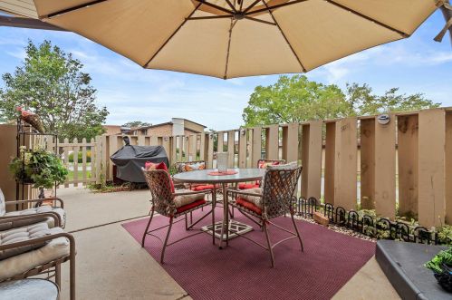 8723 72nd St, Milwaukee, WI 53223-2703