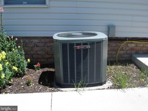 745 Kindig Rd, Littlestown PA 17340-9169 exterior