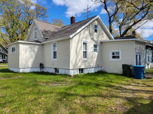 1907 Jiroch St, Meskegon, MI 49442-5644