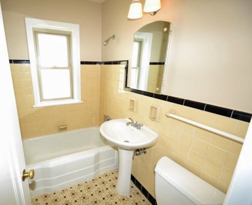 2422 59, Milwaukee WI 53219-2116 exterior