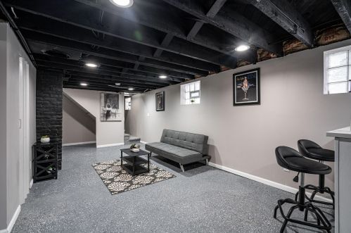 2524 Becher St, Milwaukee WI  53215-2521 exterior