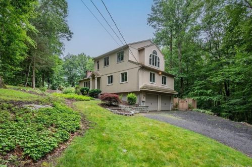 152 Burr Hill Rd, Deep River, CT 06419-1137