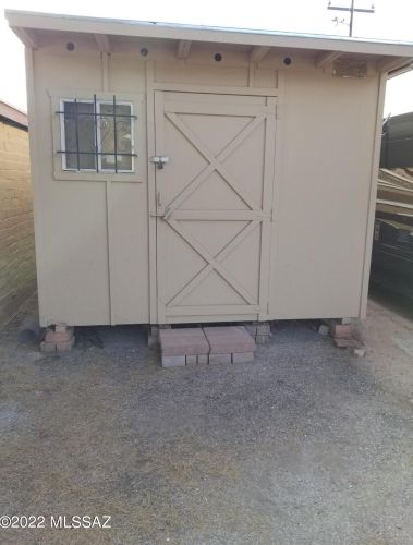 1723 Linden St, Tucson AZ 85705-8935 exterior