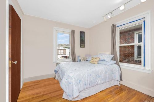 113 237 St, Bronx NY 10470-2006 exterior