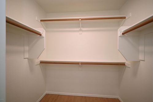 7043 28th Ave, Phoenix AZ  85051-8452 exterior