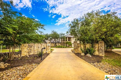 2763 Frontier, Spring Branch TX 78070-5949 exterior