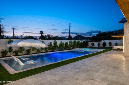 5812 44th Pl, Phoenix AZ  85040-4056 exterior