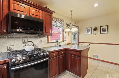 829 Evergreen Ct, New Brunswick NJ 08902-2314 exterior