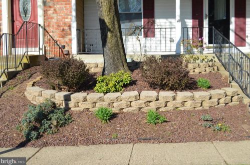 8 Robert Pearson Ct, Trenton, NJ 08610-2723