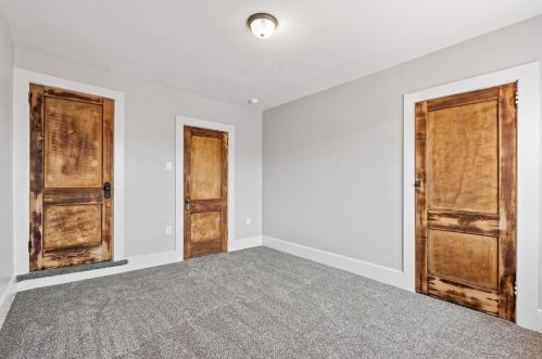 1433 Mervin Ave, Pittsburgh PA  15216-2028 exterior