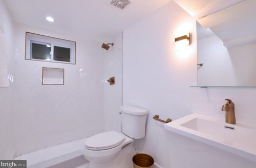 3016 Thayer St, Washington DC  20018-2505 exterior