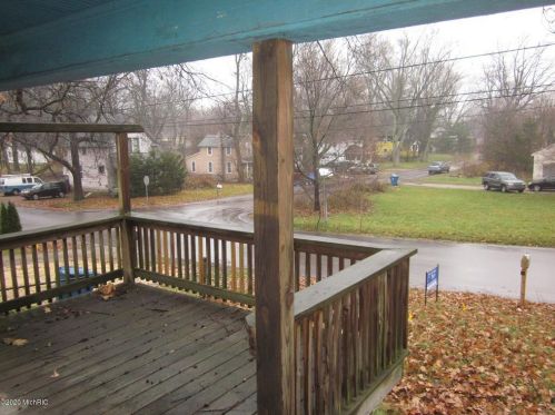 1033 Fenimore Ave, Kalamazoo MI 49048-2028 exterior