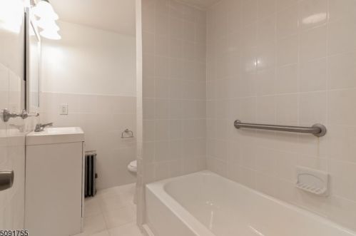 112 Woodside Rd, Maplewood NJ  07040-1951 exterior