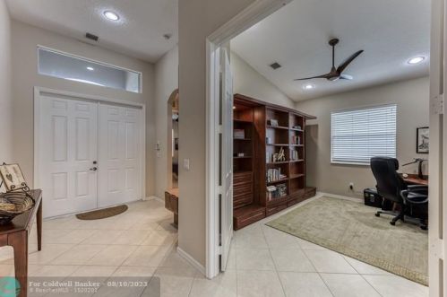 7948 Lando Ave, Boynton Beach FL 33437-6359 exterior