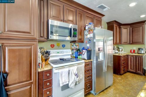 1961 Ardith Dr, Concord CA 94523-2826 exterior