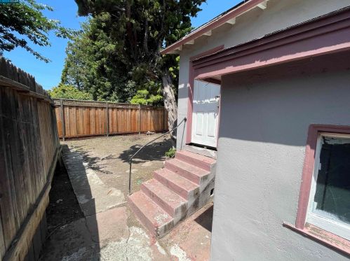1208 Evelyn, Berkeley CA 94706-1311 exterior