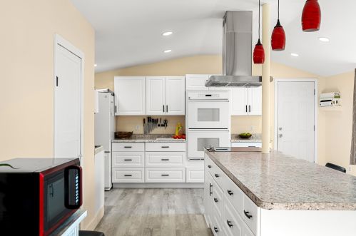 193 Main St, Plaistow NH 03865-3013 exterior