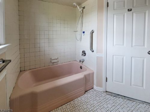 355 Maple Ave, Bound Brk NJ 08805-1703 exterior