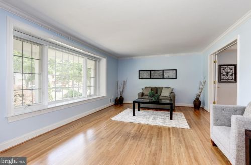 2998 Glenora Ln, Rockville MD 20850-3055 exterior