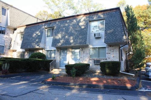 1560 Douglas Ave, Providence RI 02904-3858 exterior