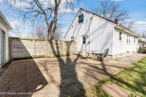 1806 Linden St, East Lansing MI 48823-3722 exterior