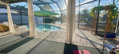 2120 Sandpiper St, Naples FL 34102-1505 exterior