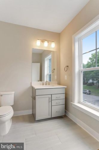 920 Darton Dr, Alexandria VA 22308-2021 exterior