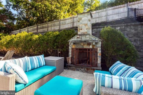 124 Cv Ln, Media PA 19063-1822 exterior