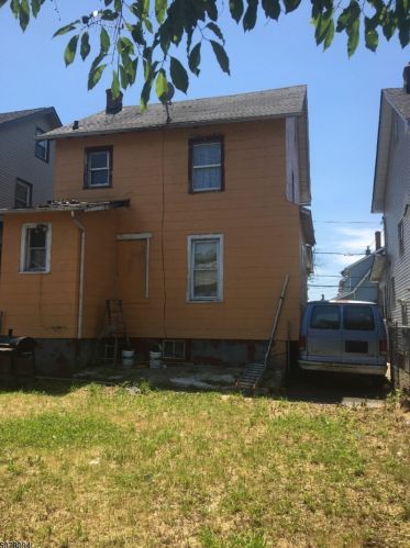 16 Laventhal Ave, Irvington NJ  07111-2841 exterior