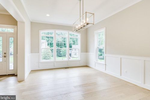 920 Darton Dr, Alexandria VA 22308-2021 exterior